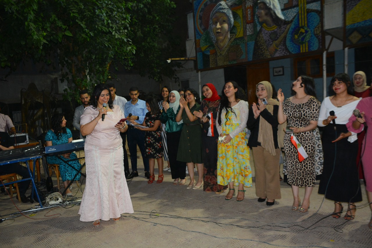 طلاب كلية التربية النوعية بجامعة أسيوط ينظمون حفلًا موسيقيًا