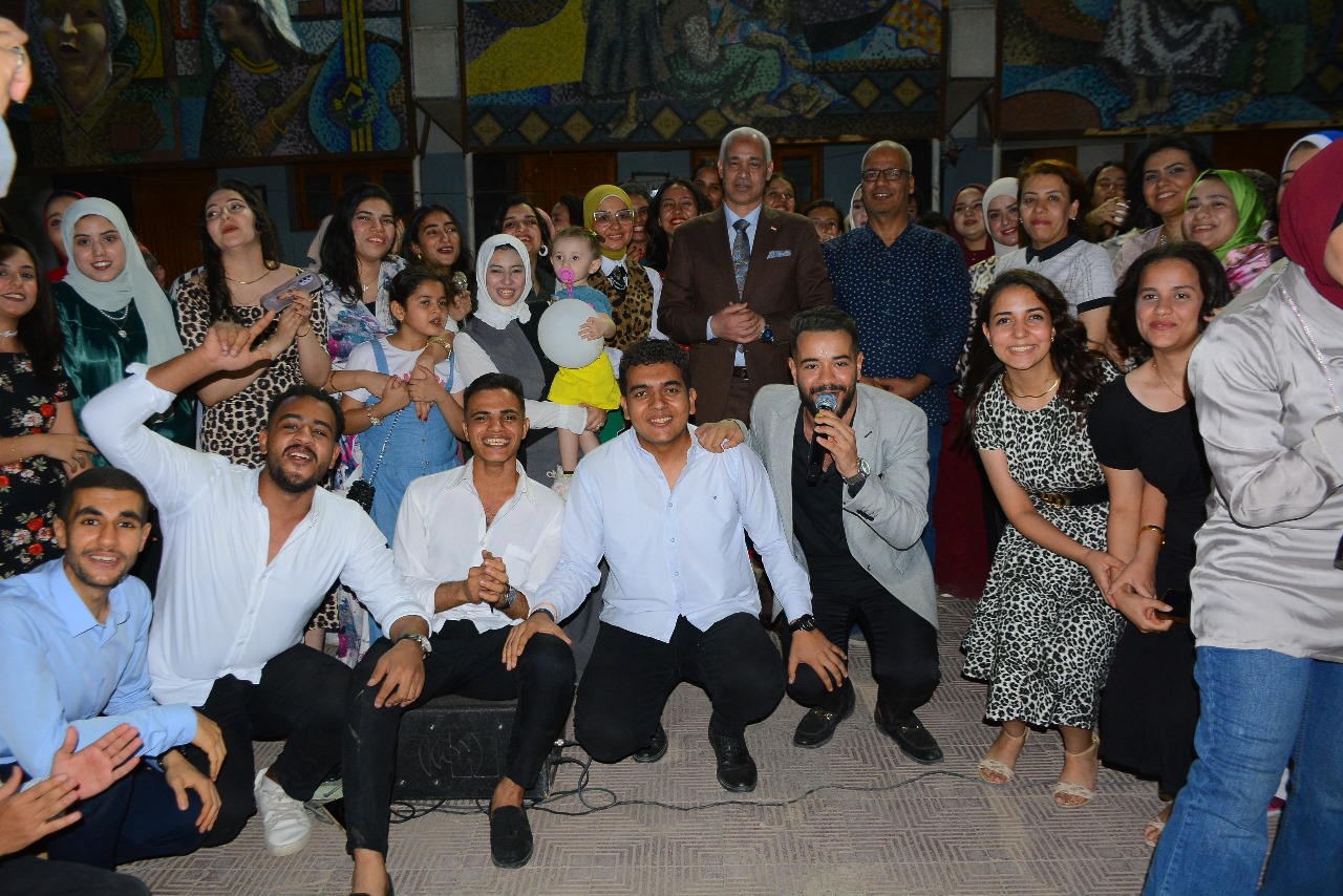 طلاب كلية التربية النوعية بجامعة أسيوط ينظمون حفلًا موسيقيًا
