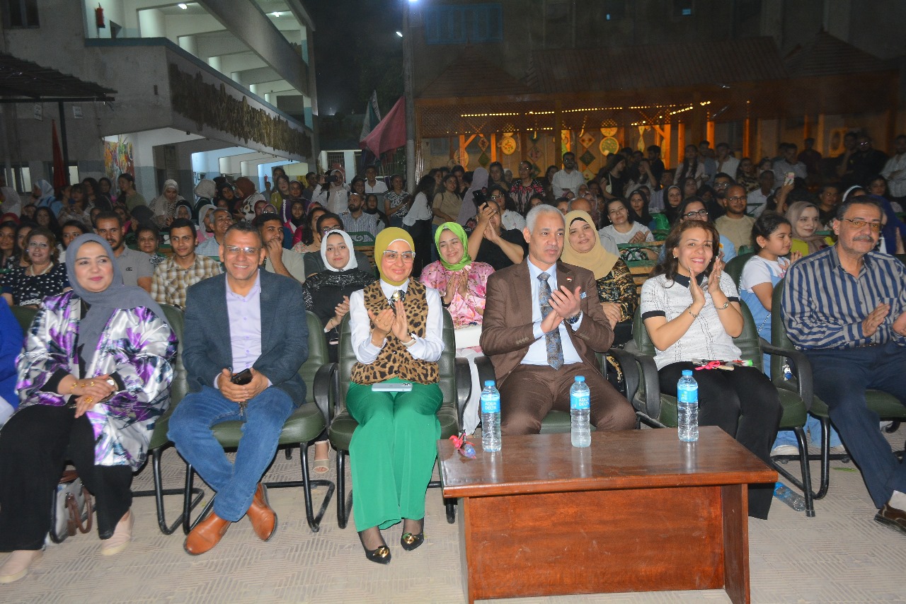 طلاب كلية التربية النوعية بجامعة أسيوط ينظمون حفلًا موسيقيًا