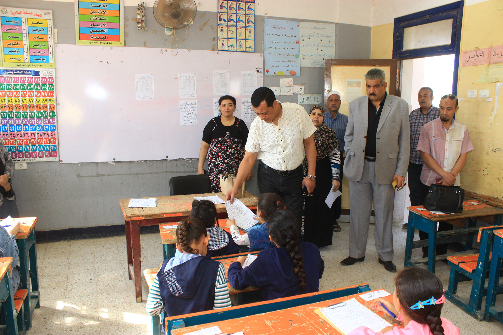 مدير تعليم سوهاج يتابع امتحانات الفصل الدراسي الثاني