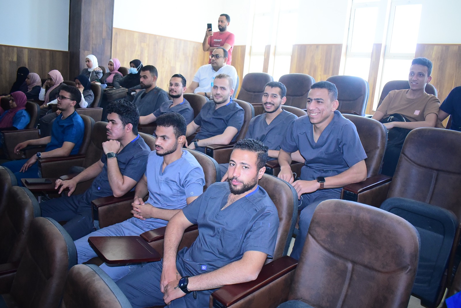 جامعة سوهاج تطلق مؤتمرًا طبيًا رائدًا لعلاج أمراض المخ بالقسطرة