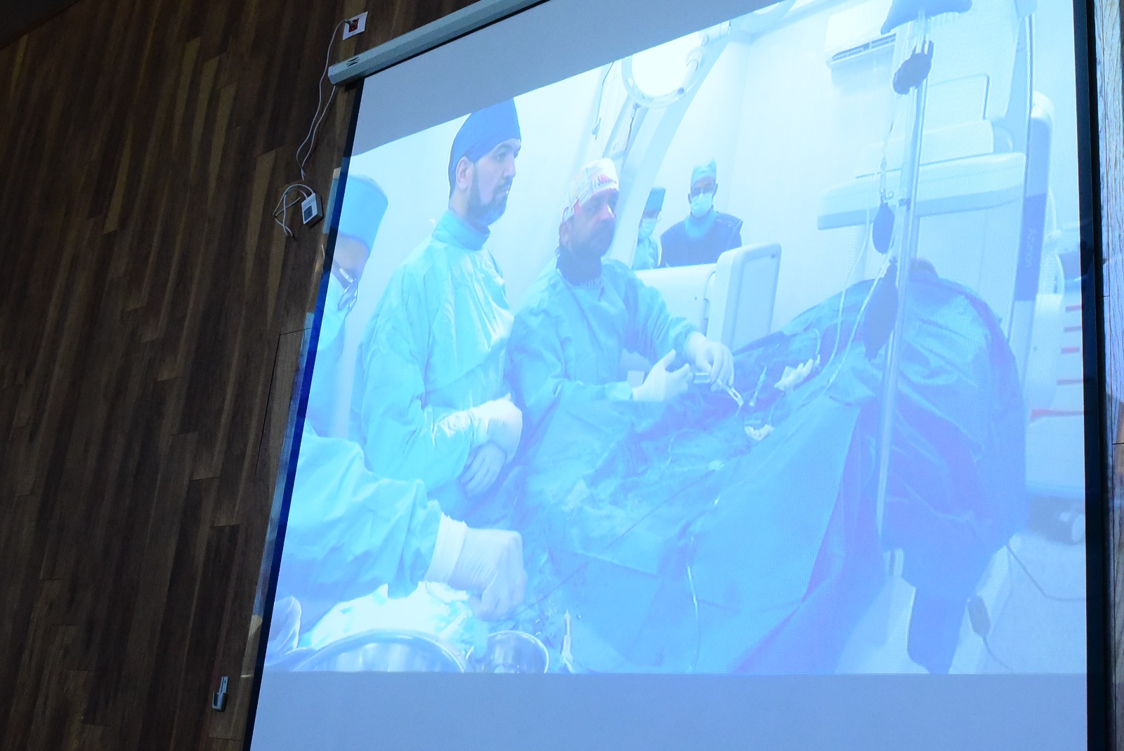 جامعة سوهاج تطلق مؤتمرًا طبيًا رائدًا لعلاج أمراض المخ بالقسطرة