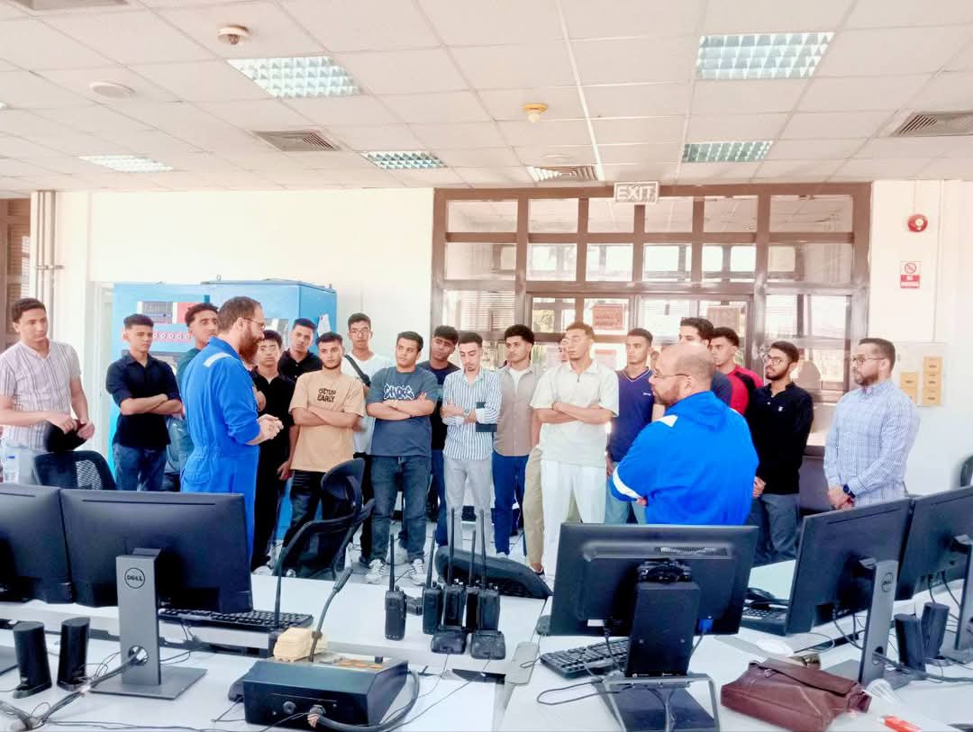 طلاب بترول جامعة حلوان يزورون حقول خالدة ويخوضون تجربة ميدانية استثنائية