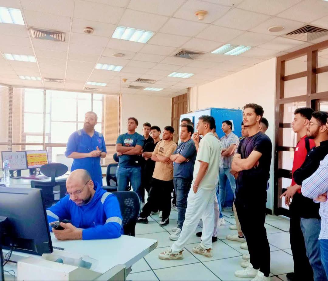 طلاب بترول جامعة حلوان يزورون حقول خالدة ويخوضون تجربة ميدانية استثنائية