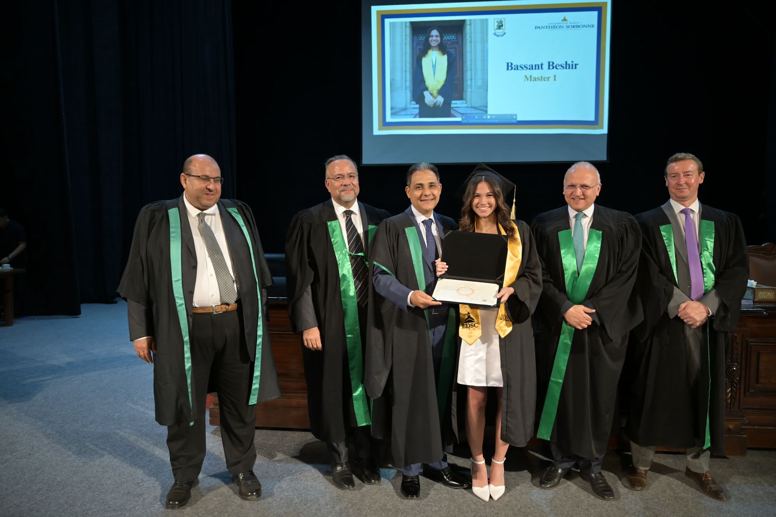 جامعة القاهرة تحتفل بتخرج دفعة 2025 من كلية حقوق السوربون