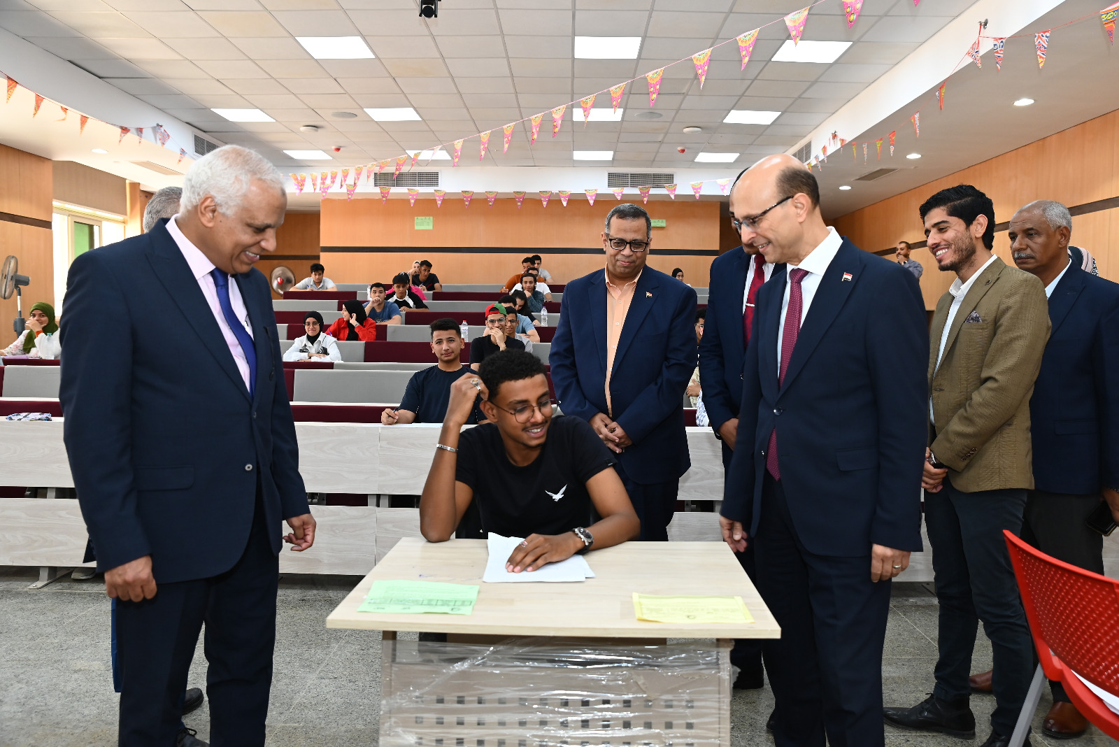 رئيس جامعة أسيوط الأهلية يتفقد امتحانات اللجان ويشدد على انتظام المرافق