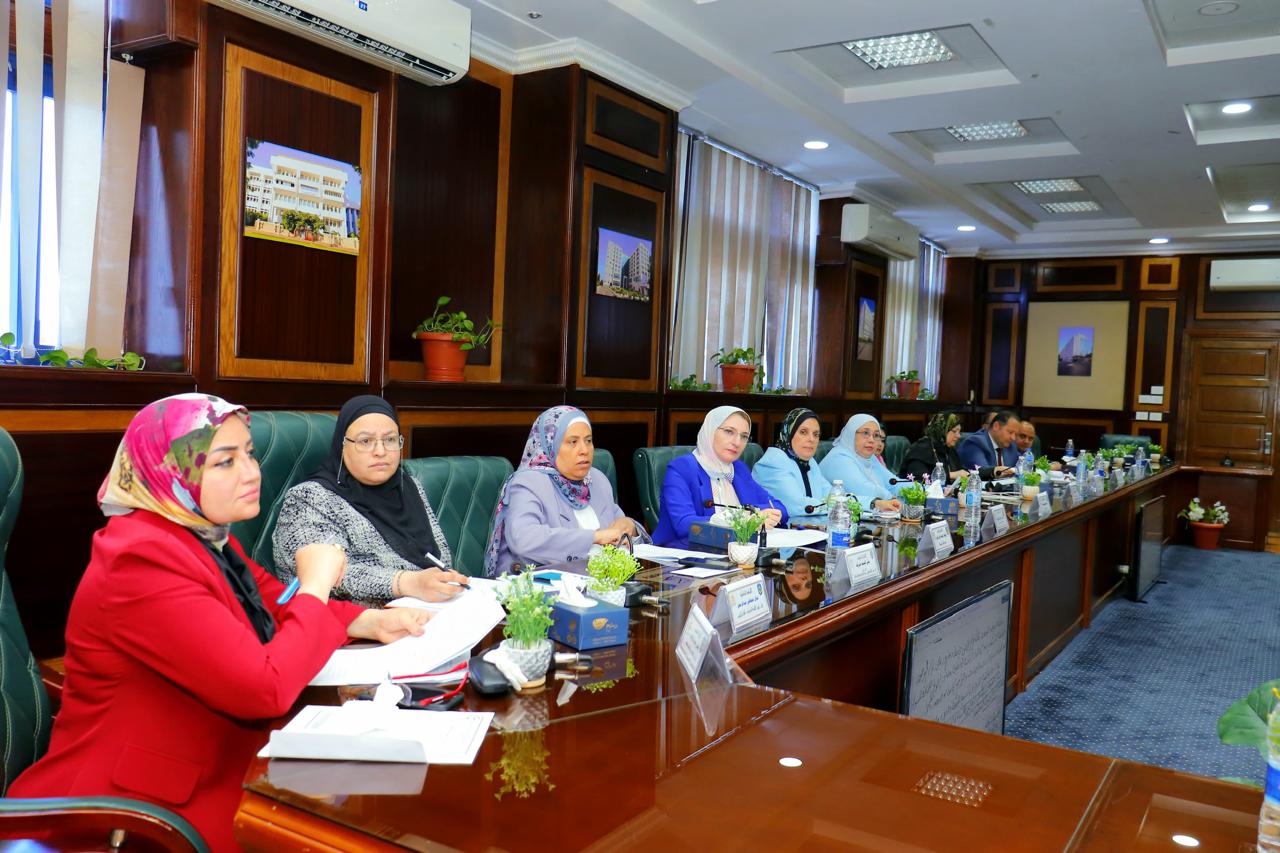 جامعة دمنهور تعلن انطلاقة جديدة بإنشاء الجامعة الأهلية وترقيات ومنح درجات علمية هامة