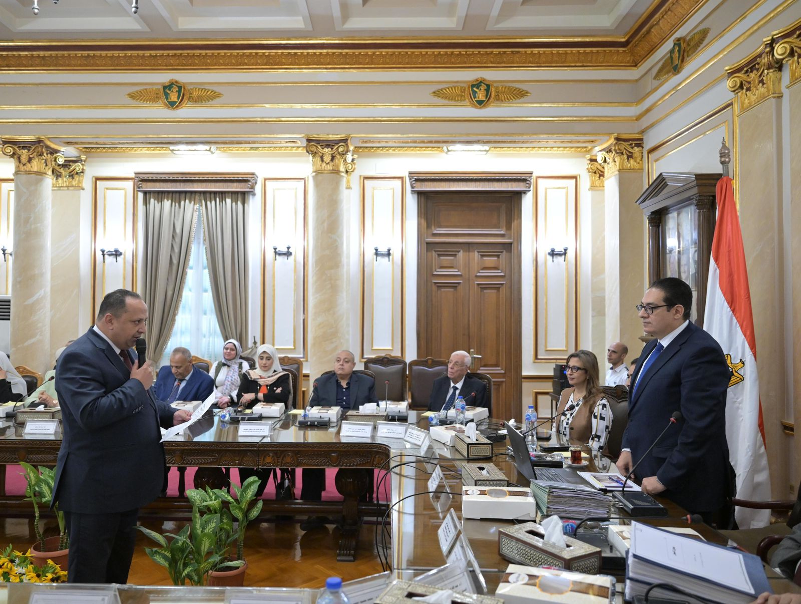 جامعة القاهرة تدعم التحول الرقمي وتتابع التنسيق والامتحانات