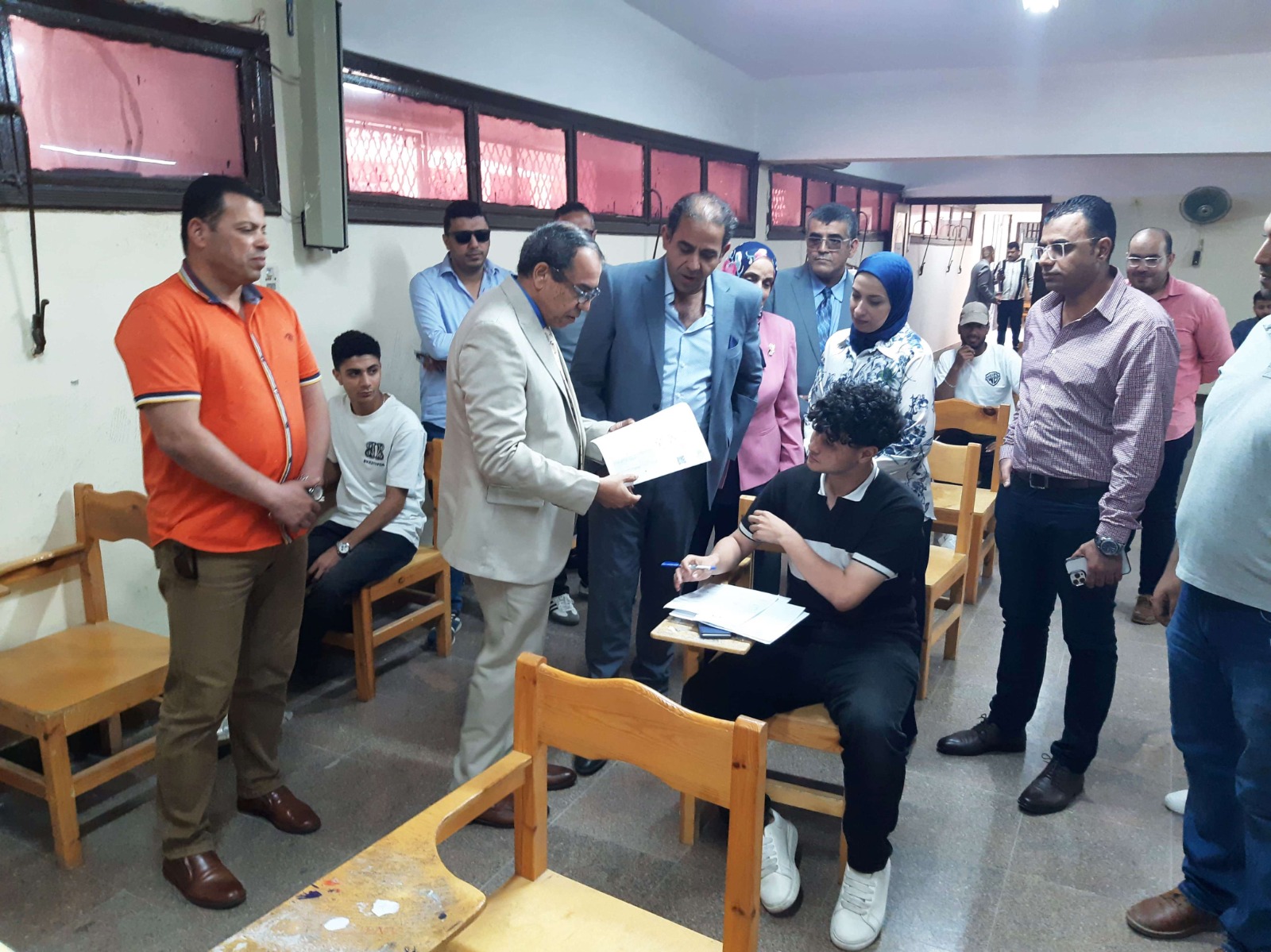 رئيس جامعة بورسعيد يتفقد سير اعمال امتحانات الفصل الدراسى الثانى