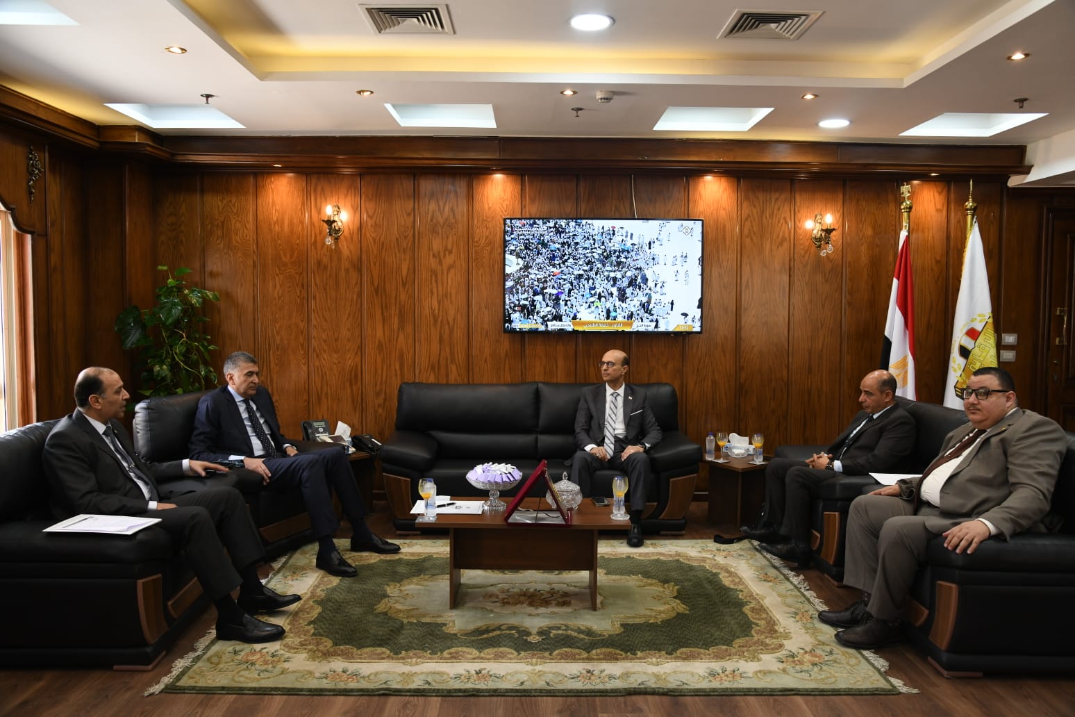 رئيس جامعة أسيوط يبحث شراكة استراتيجية مع الأكاديمية الوطنية لمكافحة الفساد