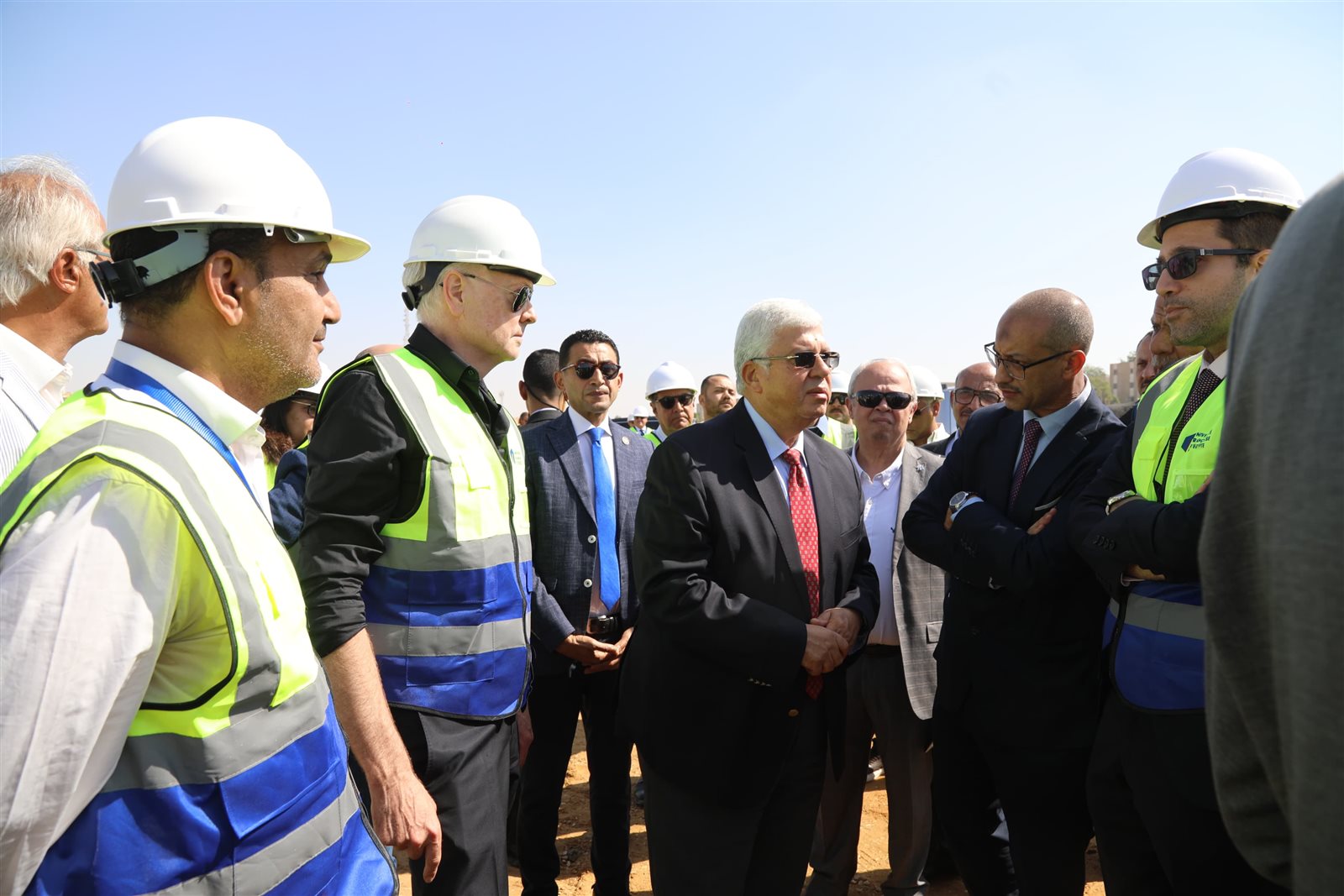وزير التعليم العالي يتابع سير الأعمال الإنشائية بالحرم الجديد للجامعة الفرنسية