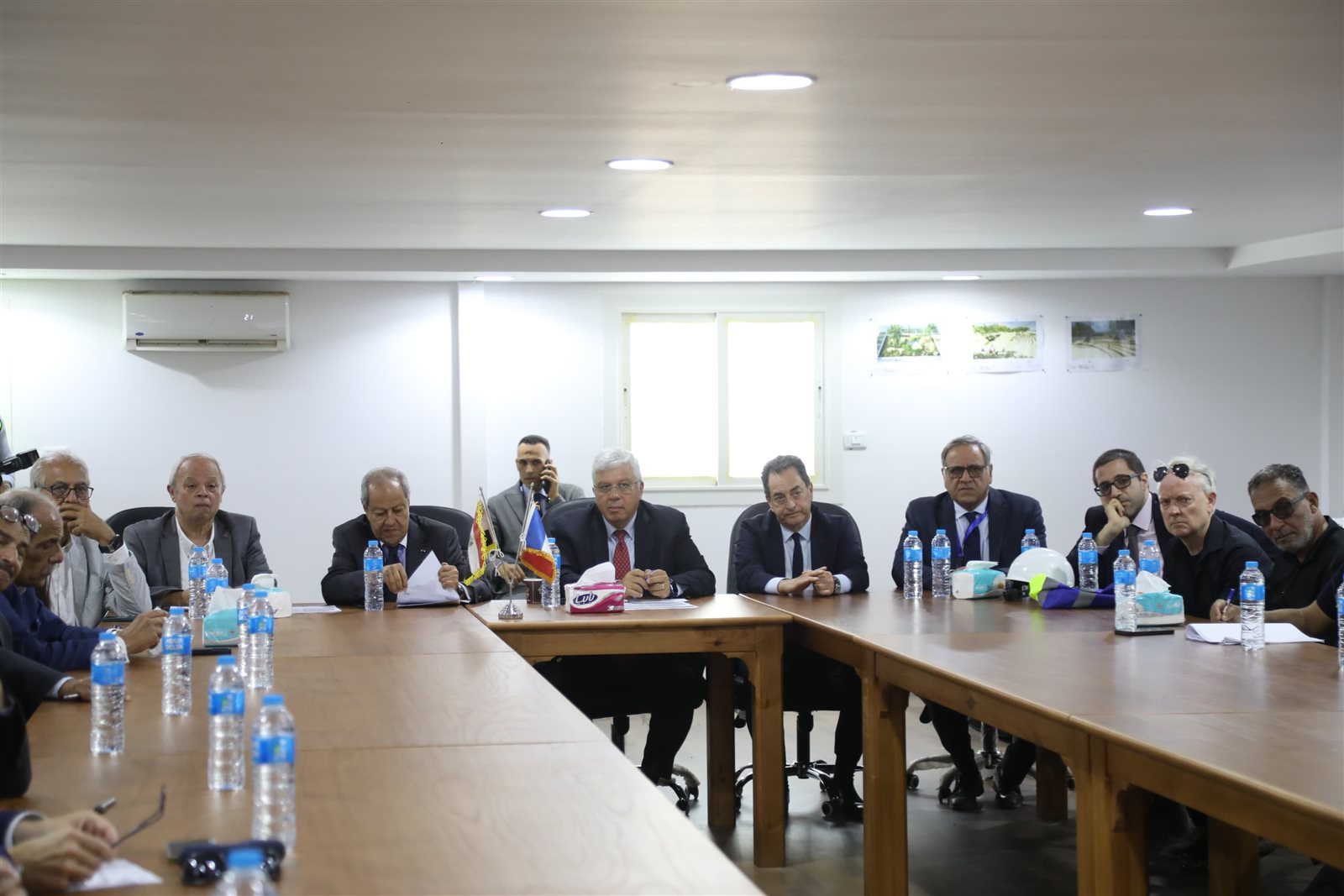 وزير التعليم العالي يتابع سير الأعمال الإنشائية بالحرم الجديد للجامعة الفرنسية