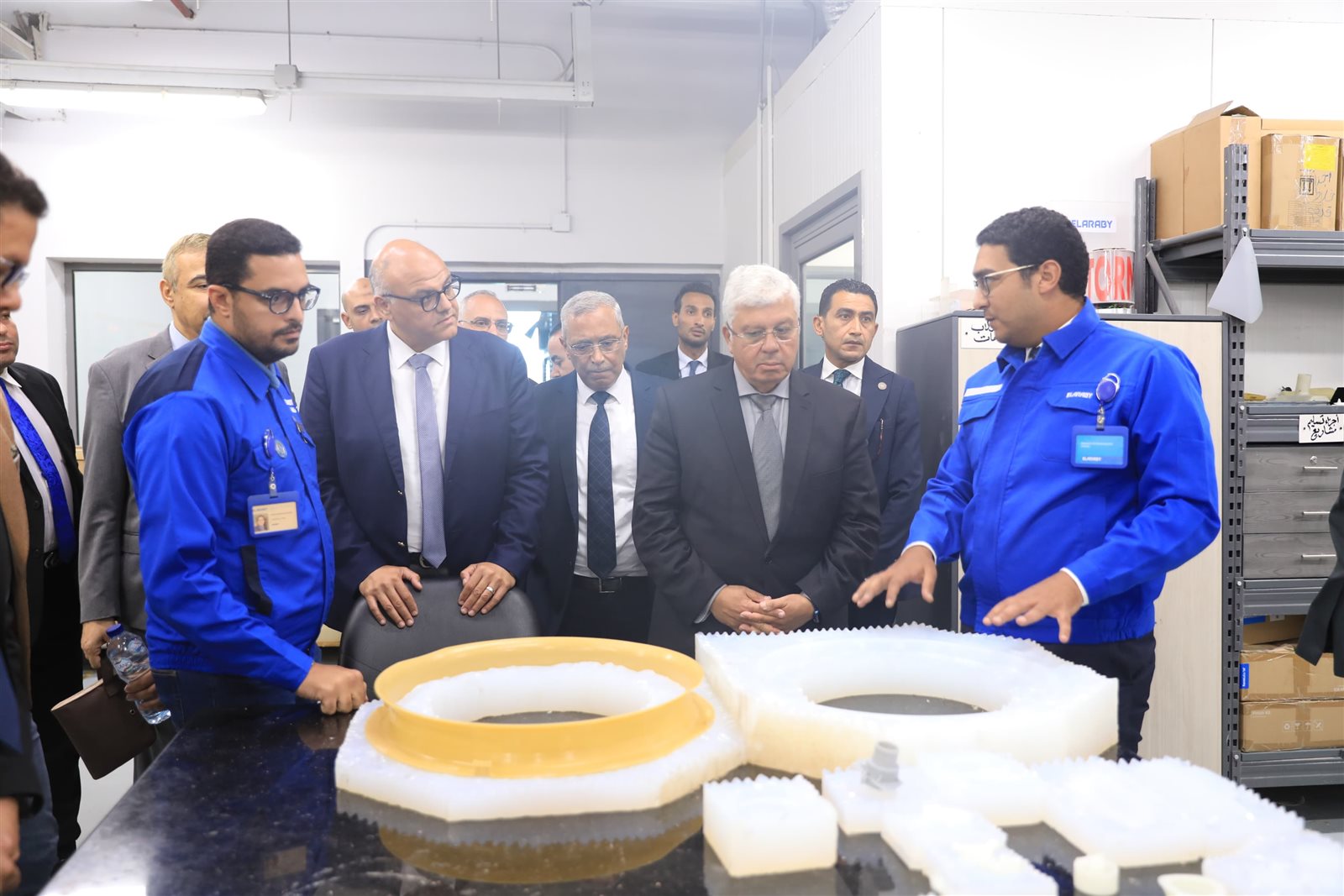 وزير التعليم العالي يزور مركز البحوث والتطوير بمجموعة العربي ببنها