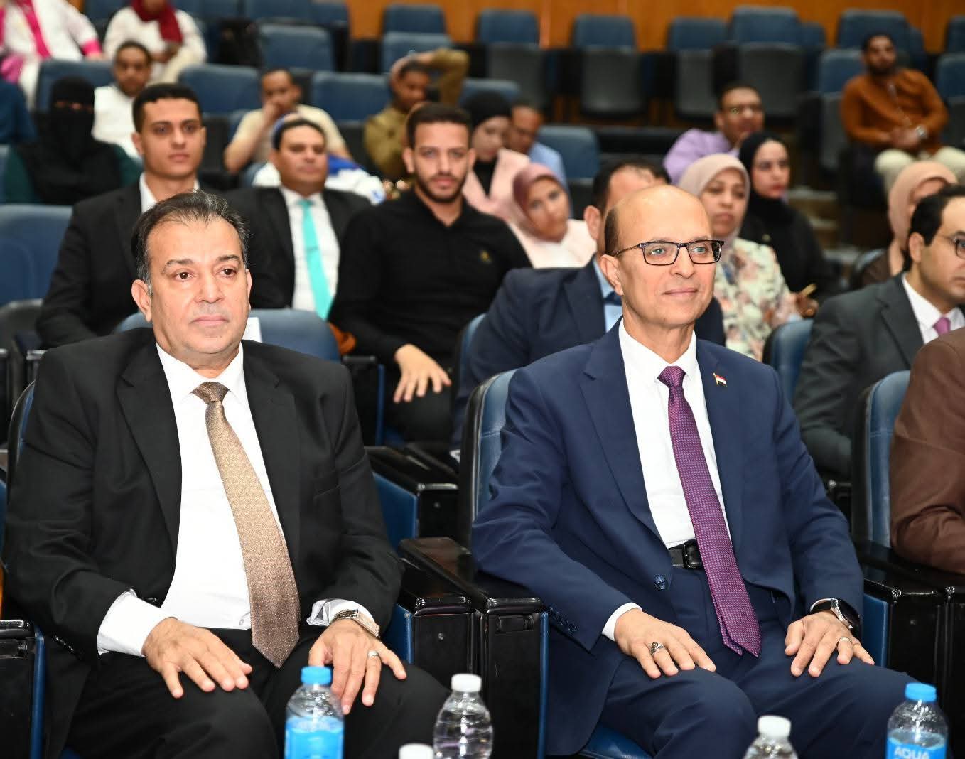 رئيس جامعة أسيوط يعلن توصيات الملتقى العلمي الثاني للبرامج المهنية