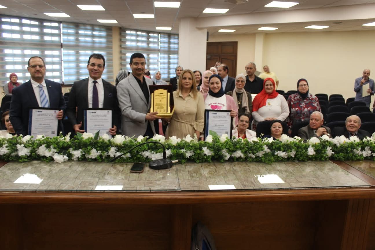 كلية الآداب جامعة عين شمس تحصل رسميًا على ثلاث شهادات أيزو دولية معتمدة