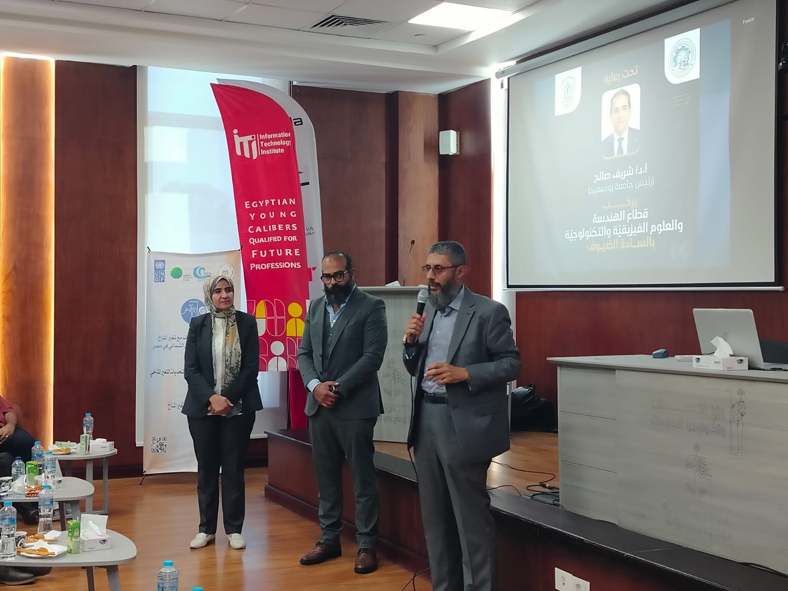 محاضرة توعوية بجامعة بورسعيد حول التكيف مع التغير المناخي 