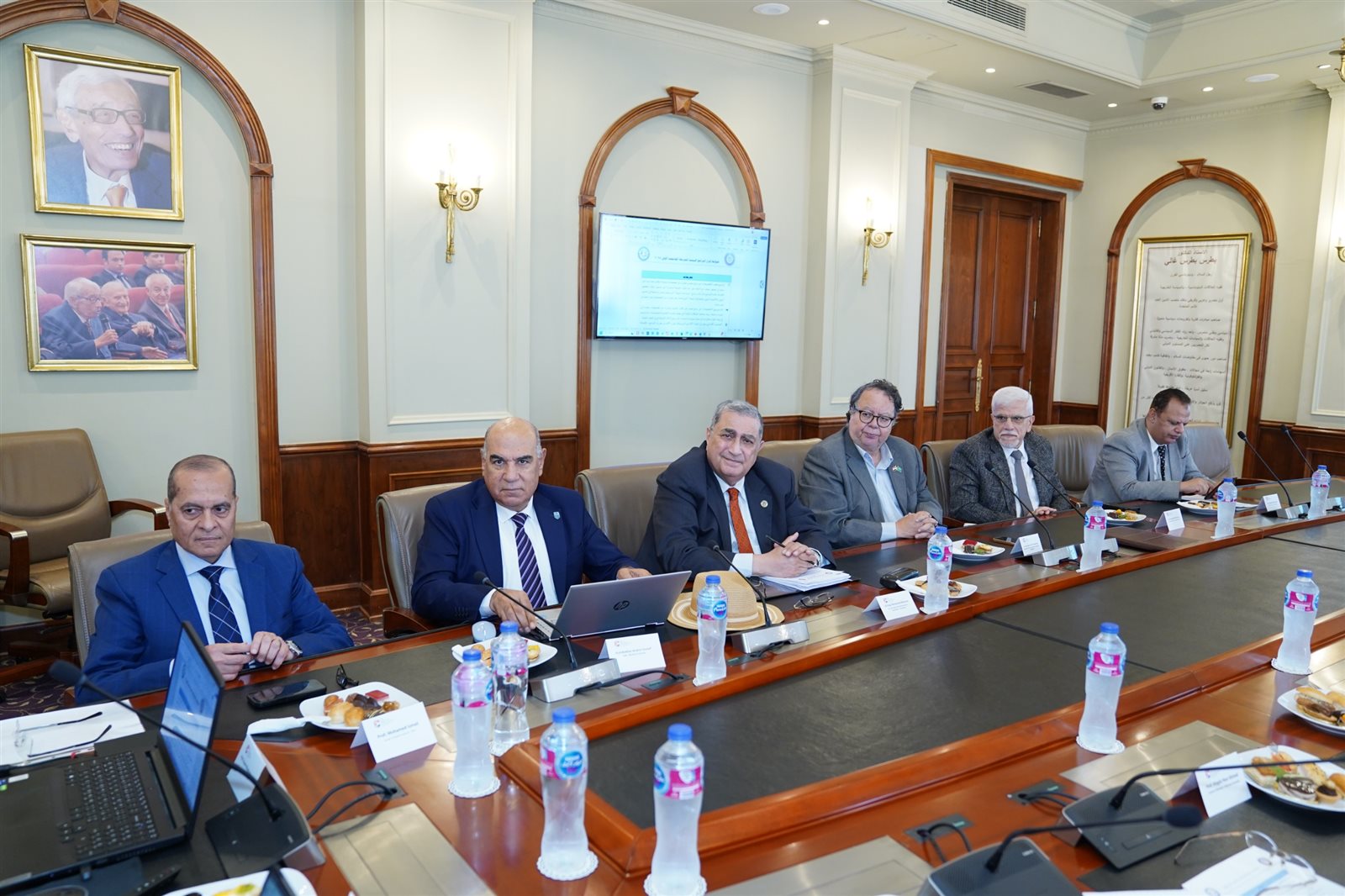 الجامعة البريطانية في مصر تبحث تحديث البرامج الدراسية متعددة التخصصات