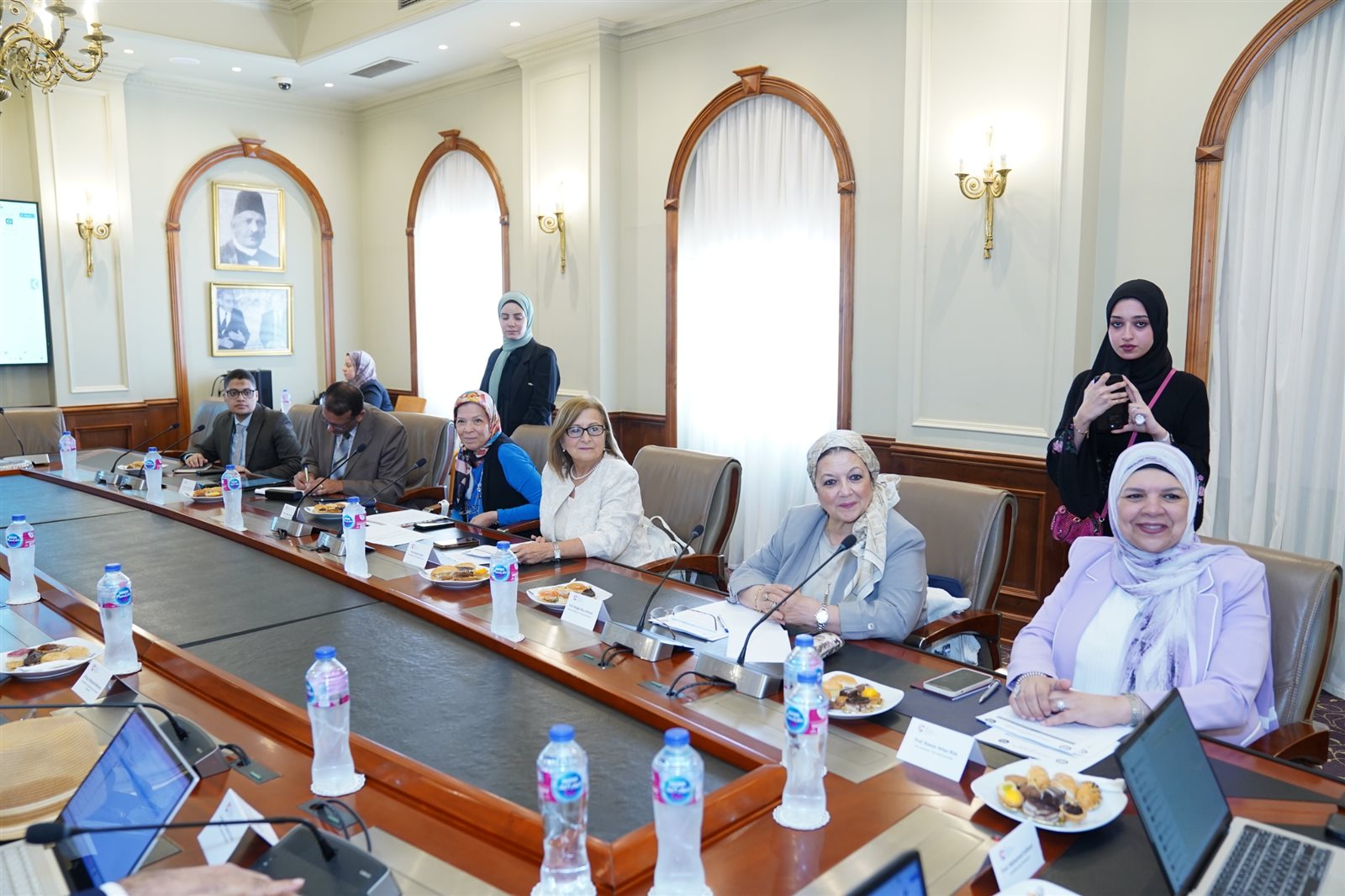 الجامعة البريطانية في مصر تبحث تحديث البرامج الدراسية متعددة التخصصات