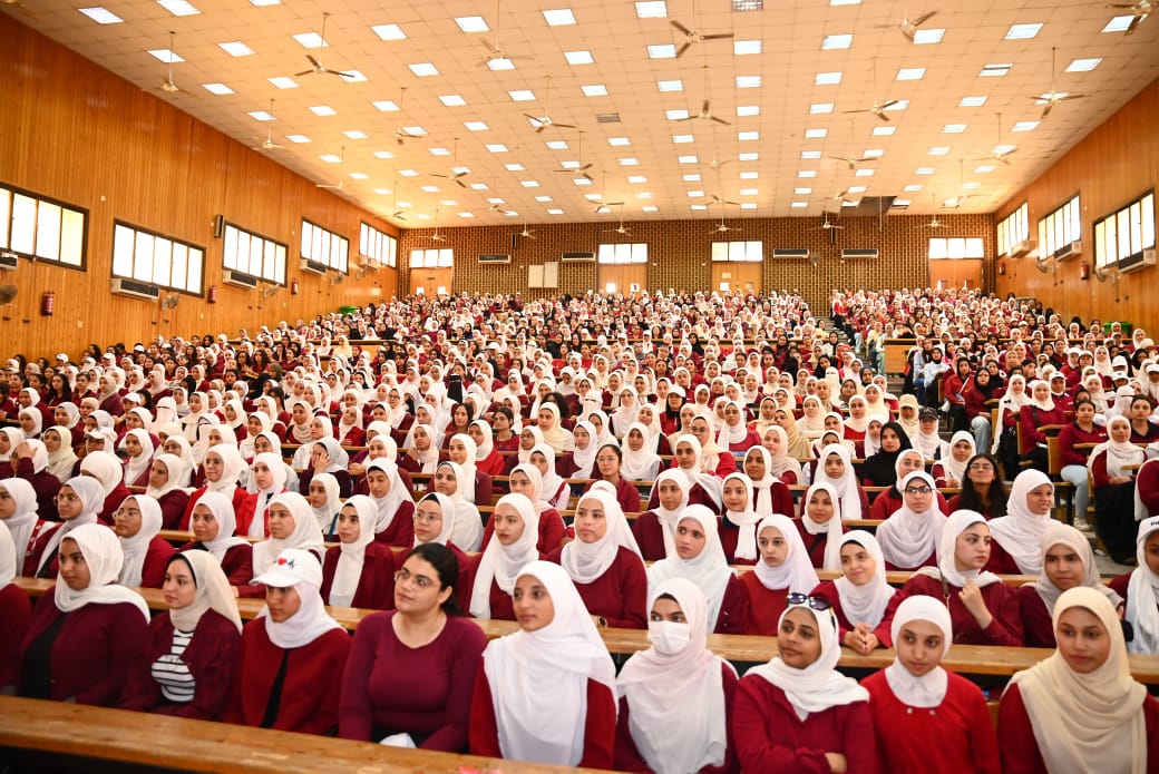 جامعة أسيوط تطلق حملة التبرع بالدم لدعم المستشفيات والمجتمع