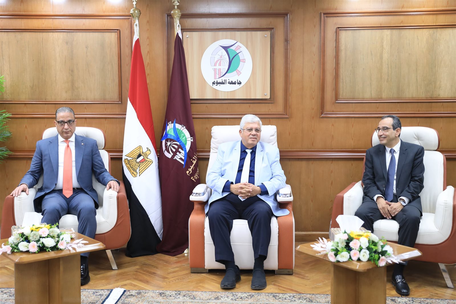 وزير التعليم العالي يضع حجر أساس مركز علاج الأورام بجامعة الفيوم