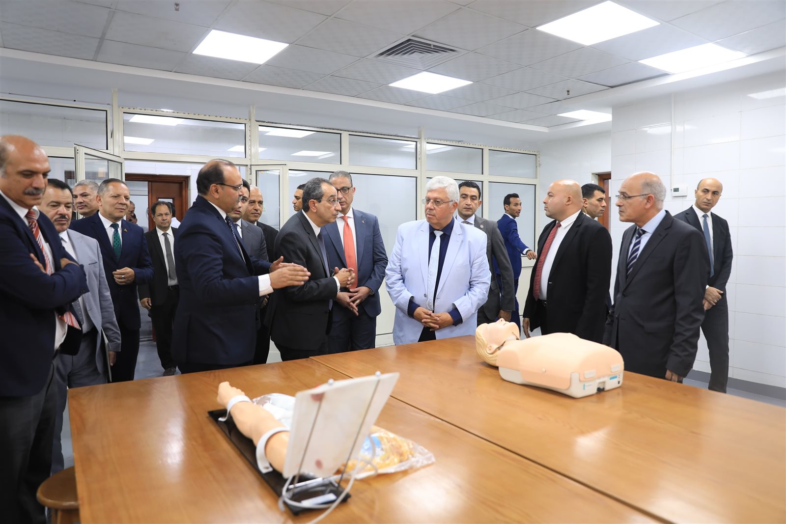 وزير التعليم العالي يزور جامعة الفيوم الأهلية لمتابعة التجهيزات