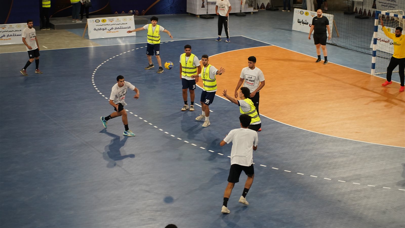 معهد إعداد القادة يحتفل باليوم العالمي لمكافحة المخدرات بمشاركة شبابية