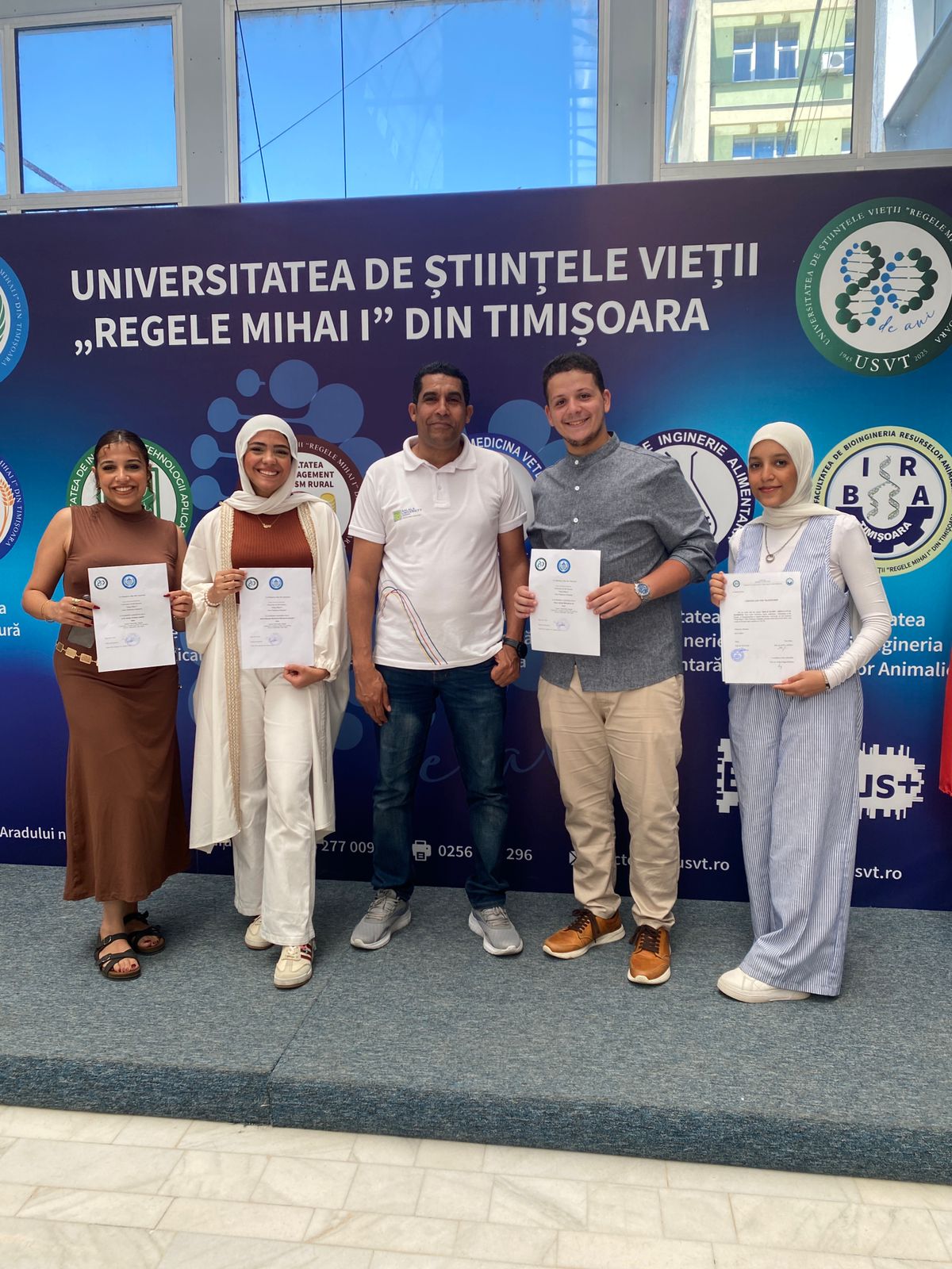 طلاب جامعة الأقصر الأهلية يختتمون تدريبًا دوليًا بجامعة مايكل الأول