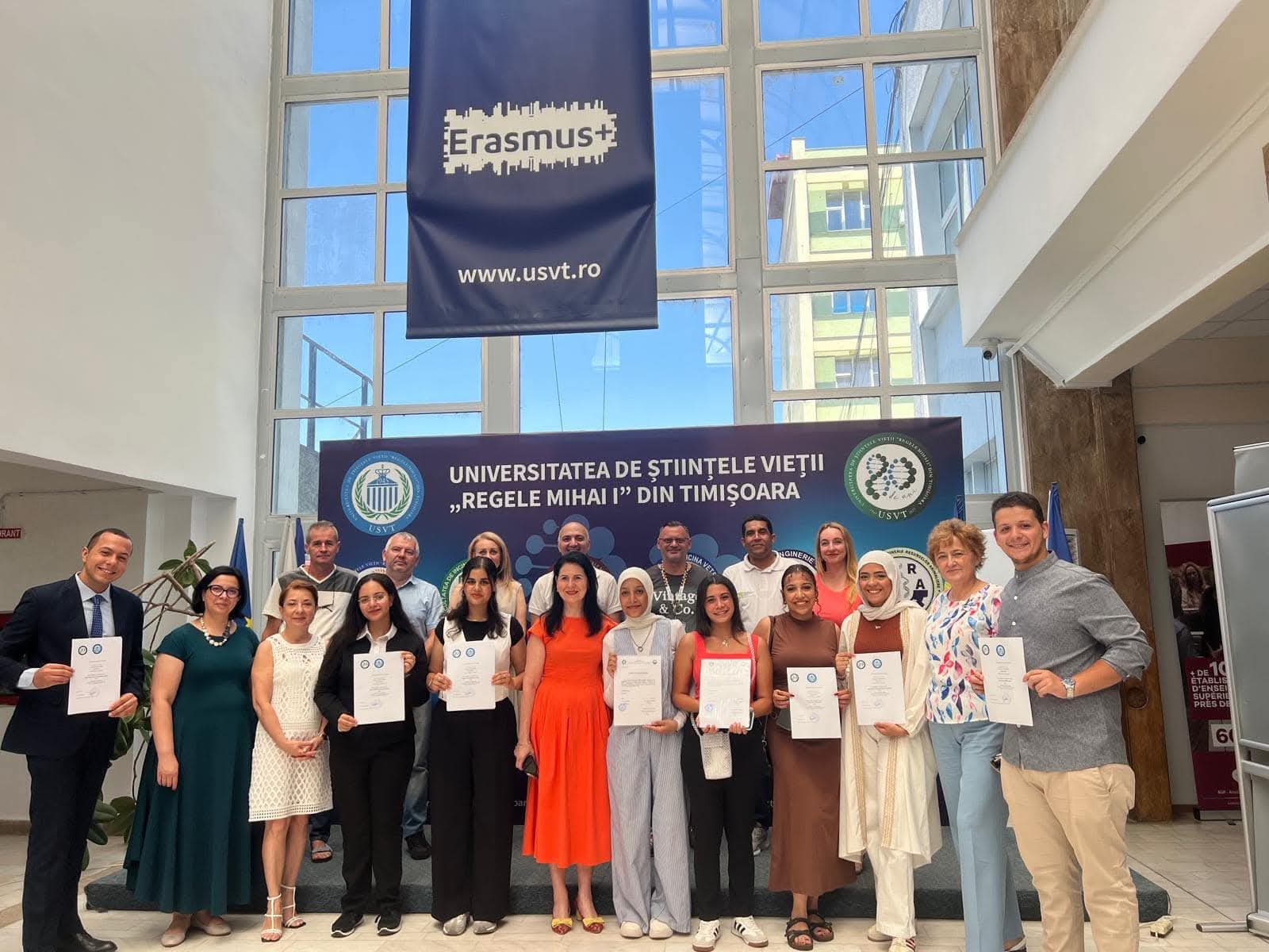 طلاب جامعة الأقصر الأهلية يختتمون تدريبًا دوليًا بجامعة مايكل الأول