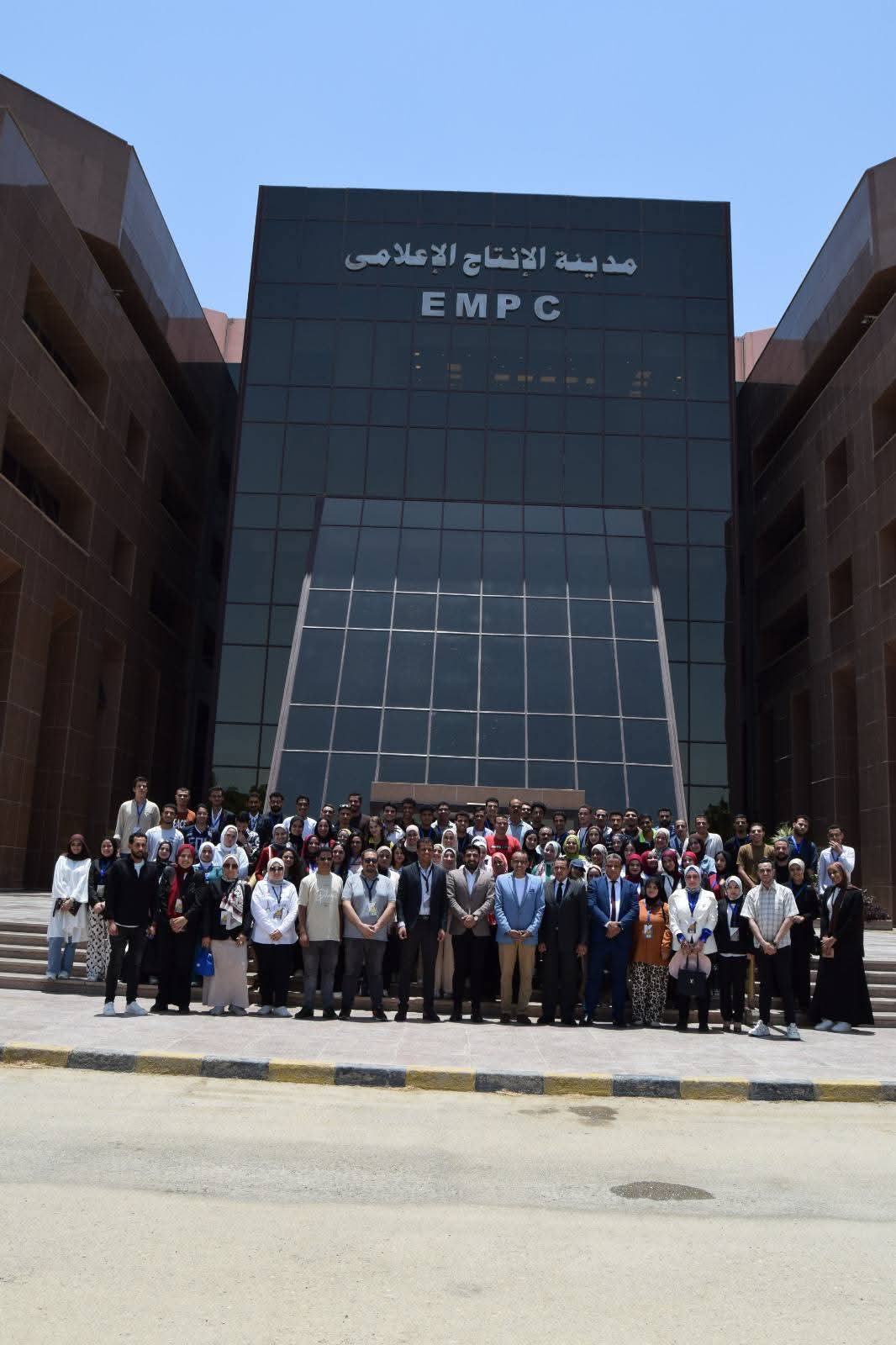 جامعة الوادي الجديد تشارك في دورة إعداد القادة الإعلاميين 