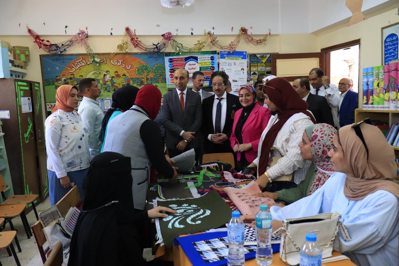 قافلة تنموية شاملة بقرية أريمون بقيادة رئيس جامعة دمنهور