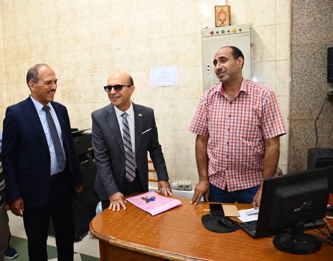 رئيس جامعة أسيوط يتابع جاهزية معامل التنسيق