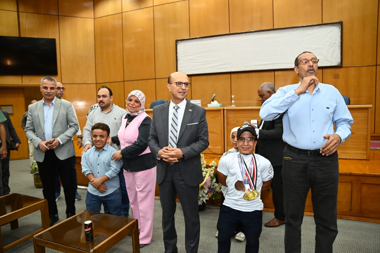 جامعة أسيوط تكرّم أبطال ذوي الهمم بإنجازات استثنائية