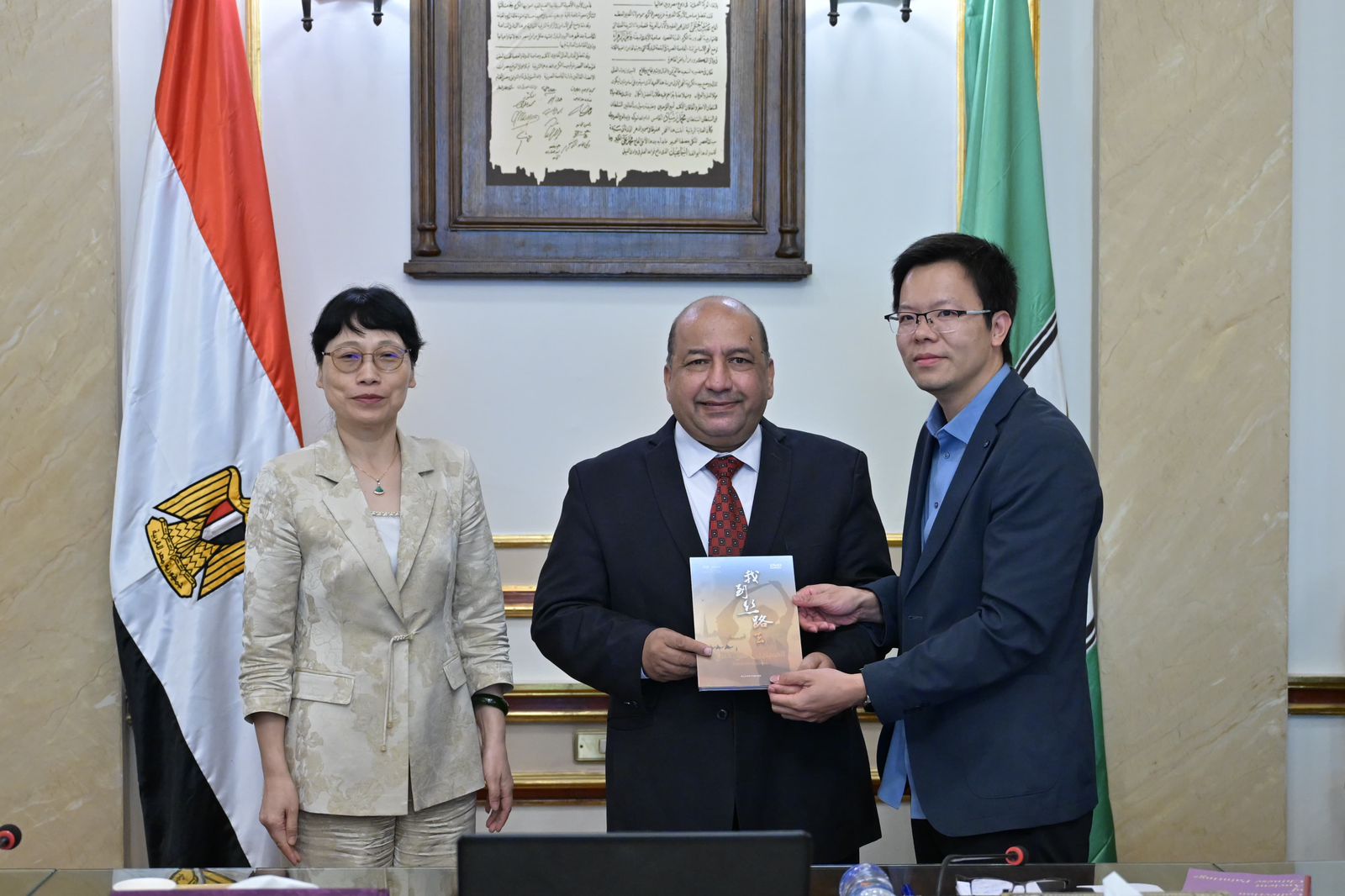 جامعة القاهرة تبحث شراكة استراتيجية جديدة مع جامعة جيجيانغ الصينية
