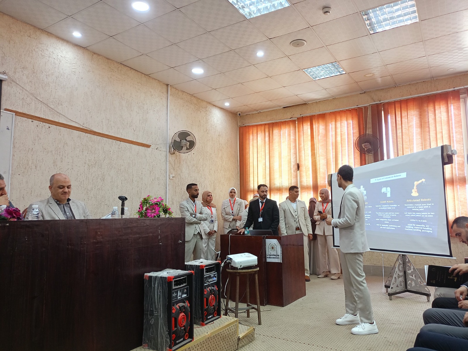 طلاب جامعة حلوان يخترعون ذراع روبوت ليزري للتحكم الذكي