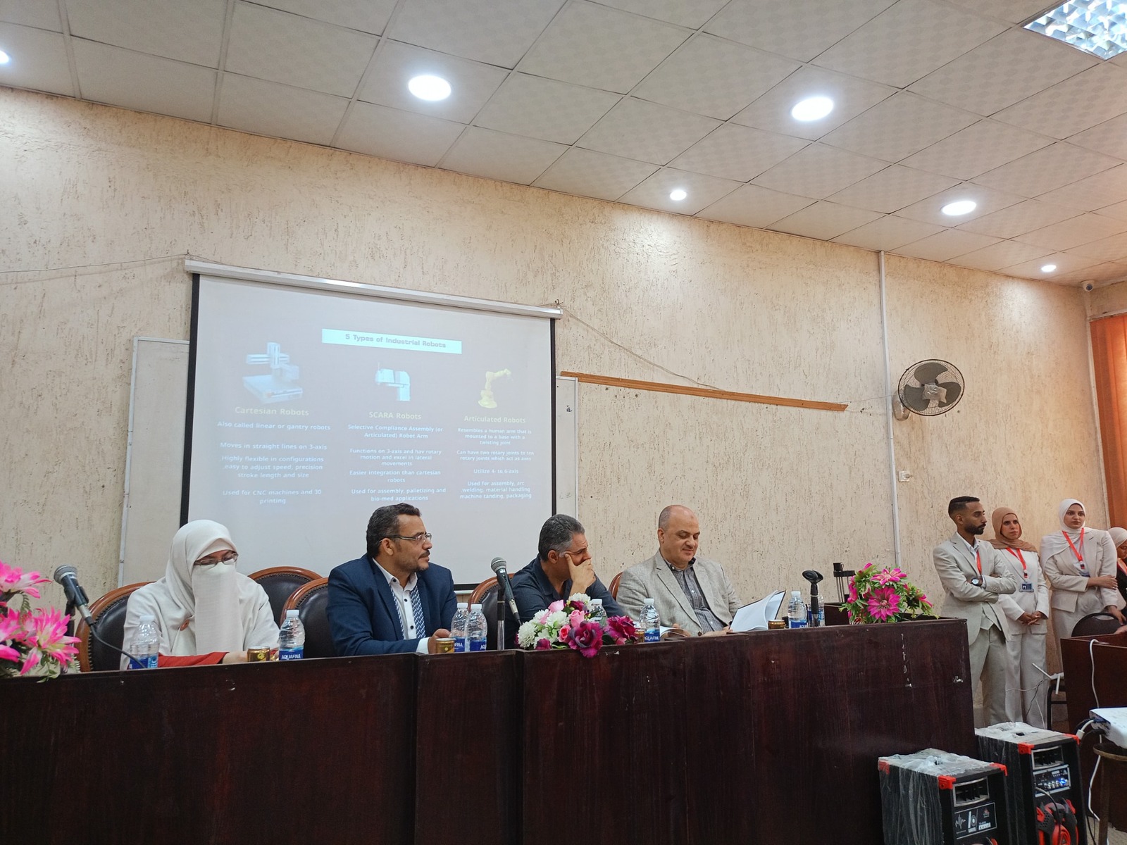 طلاب جامعة حلوان يخترعون ذراع روبوت ليزري للتحكم الذكي