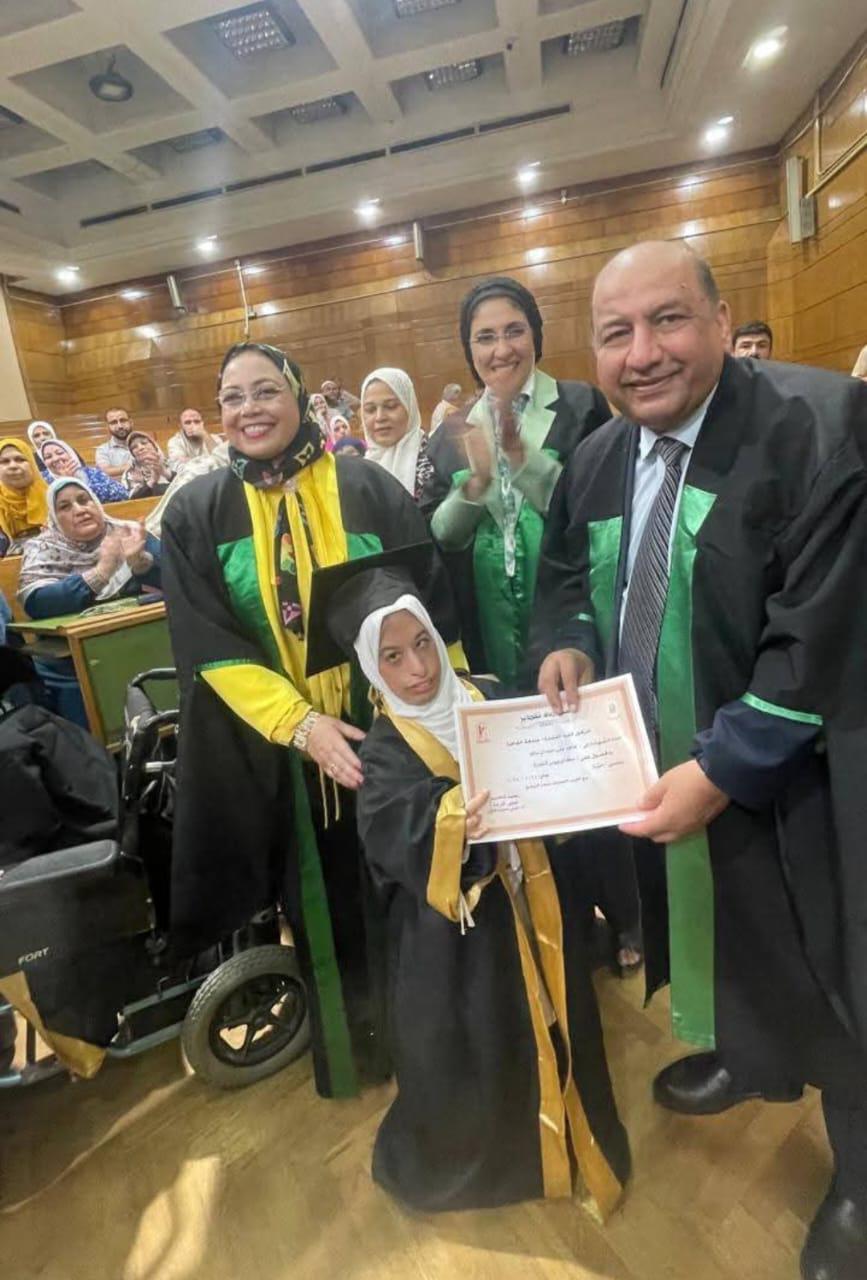 جامعة القاهرة تنظم أول حفل تخرج لخريجي برامج الدمج وذوي الهمم
