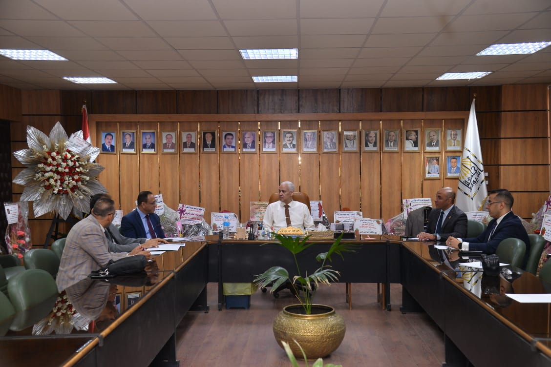 جامعة أسيوط تعقد اجتماع مجلس إدارة مركز التعليم الإلكتروني لدعم التحول الرقمي