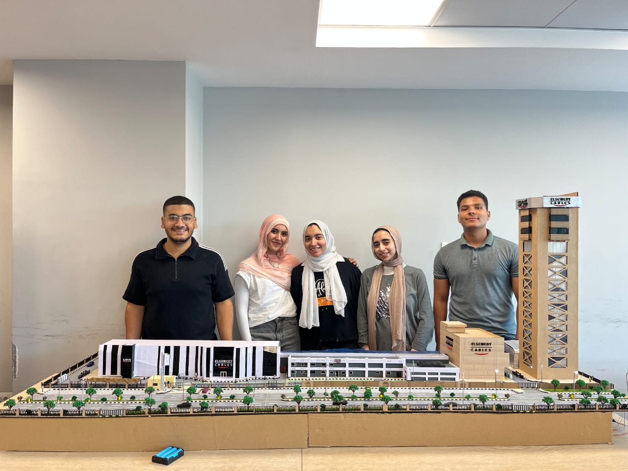 جامعة عين شمس تنظم ورشة عمل تطبيقية بالتعاون مع شركة السويدي للكابلات