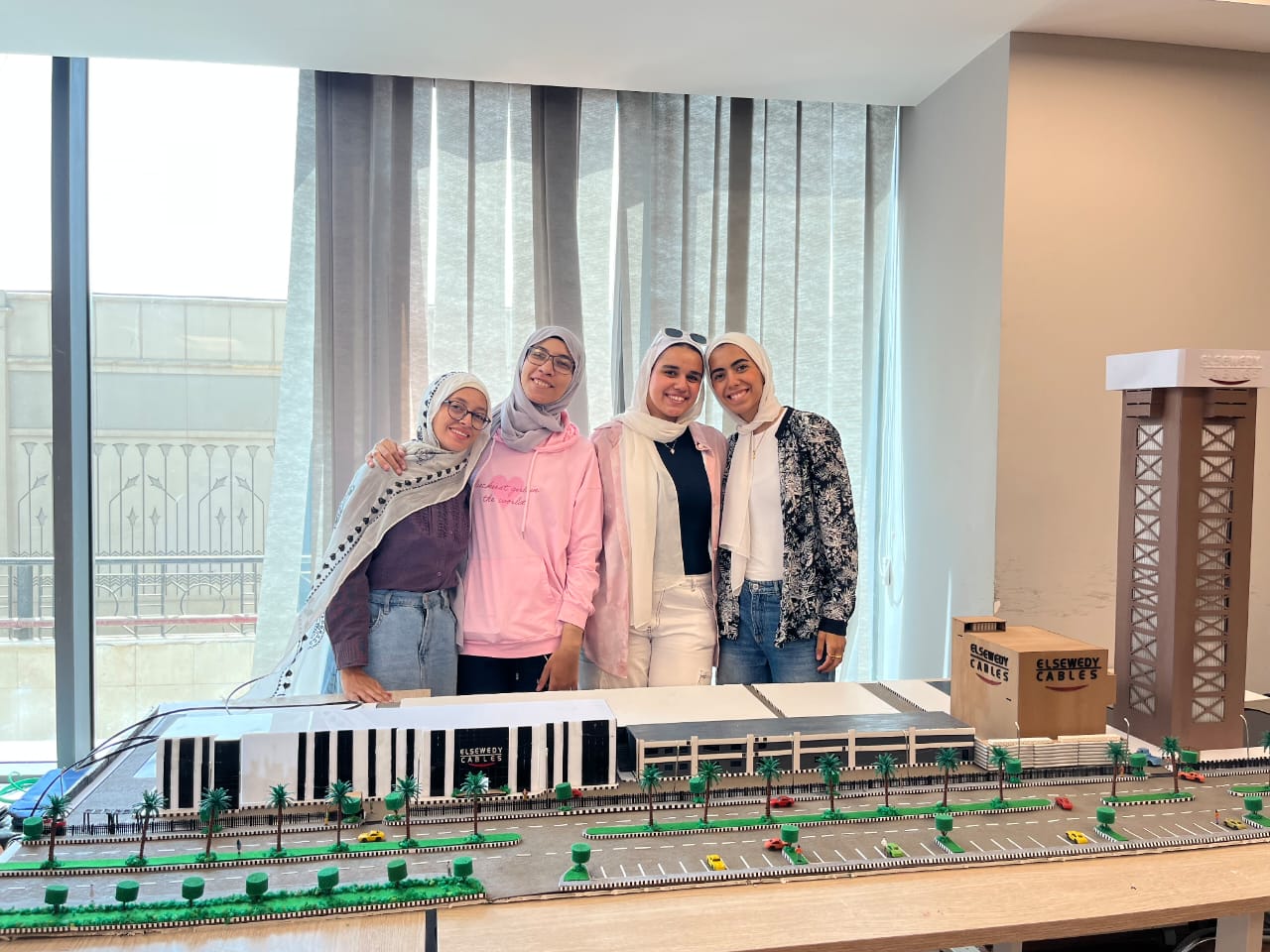 جامعة عين شمس تنظم ورشة عمل تطبيقية بالتعاون مع شركة السويدي للكابلات