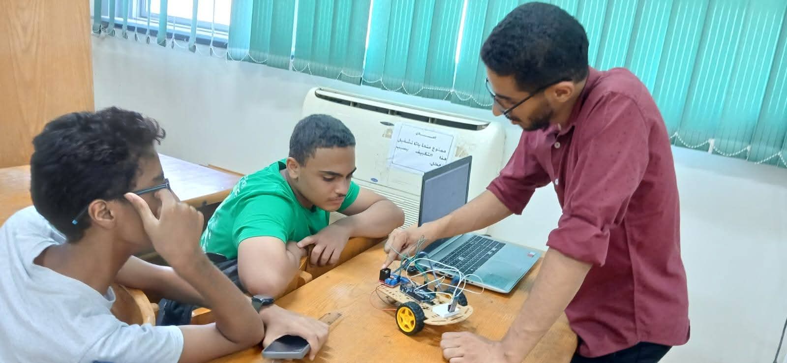 جامعة أسيوط تنظم نشاط علمي بكلية الهندسة ضمن برنامج جامعة الطفل