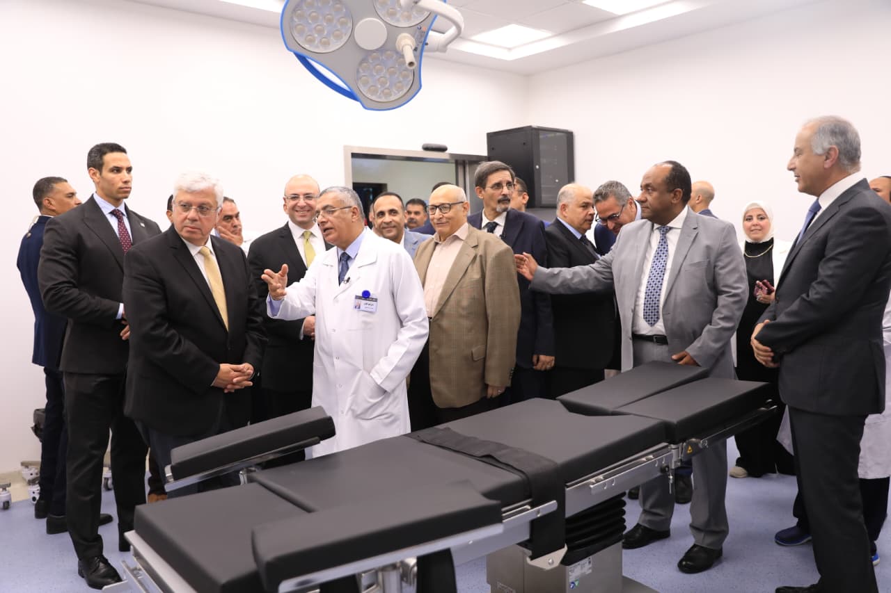 وزير التعليم العالي يفتتح أكبر مجمع طبي بصعيد مصر