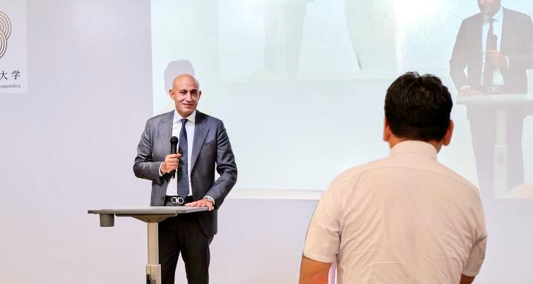 وزير التربية والتعليم يُلقي محاضرة بجامعة اليابان للاقتصاد
