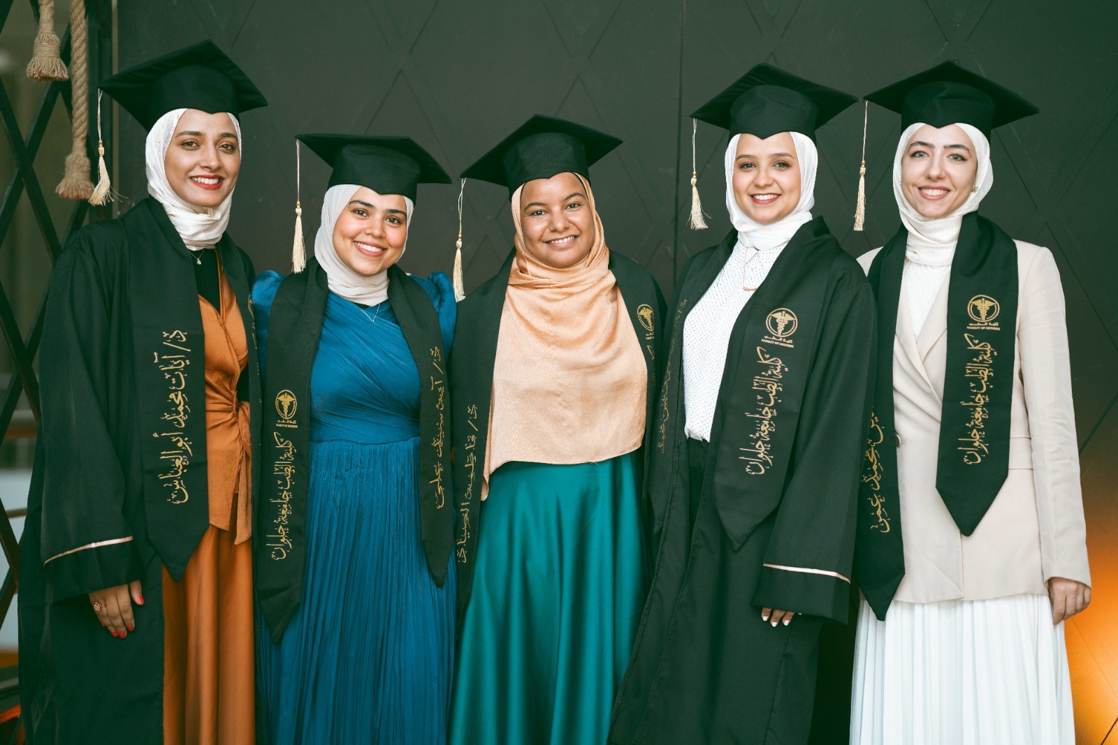 جامعة حلوان تنظم حفل تخرج دفعة جديدة من طلاب كلية الطب