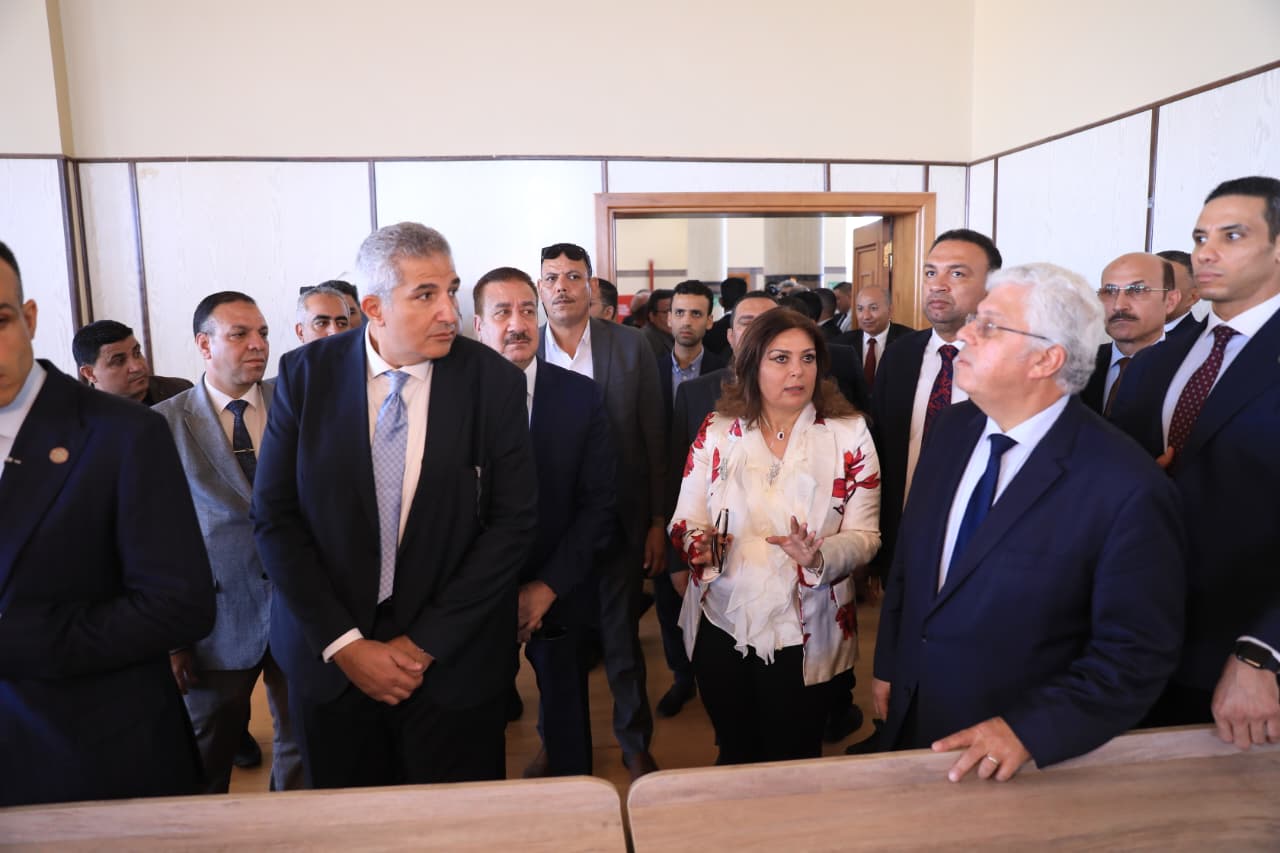 وزير التعليم العالي يفتتح صرحًا جديدًا بجامعة مدينة السادات بتكلفة 8 مليارات