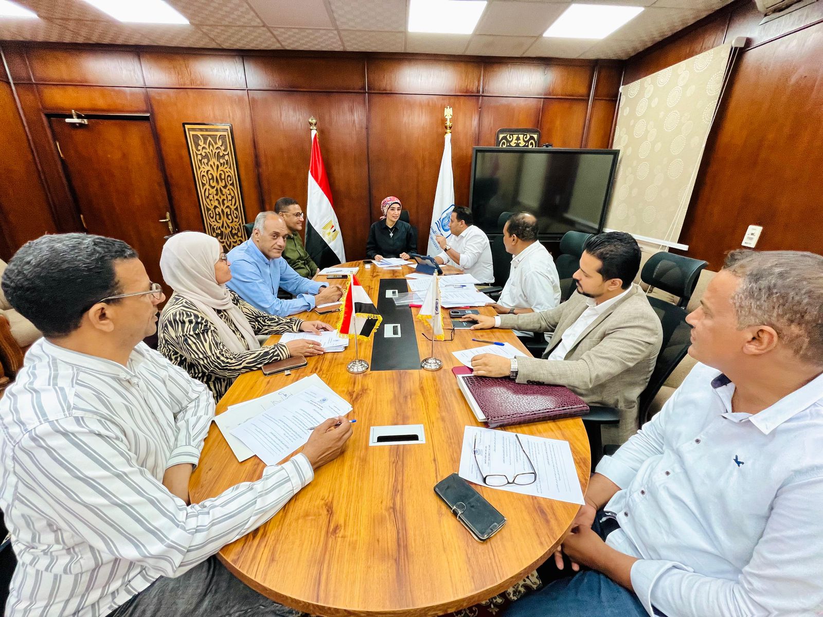 رئيس جامعة الأقصر تشارك في الاجتماع الدوري للجنة المنشآت الجامعية