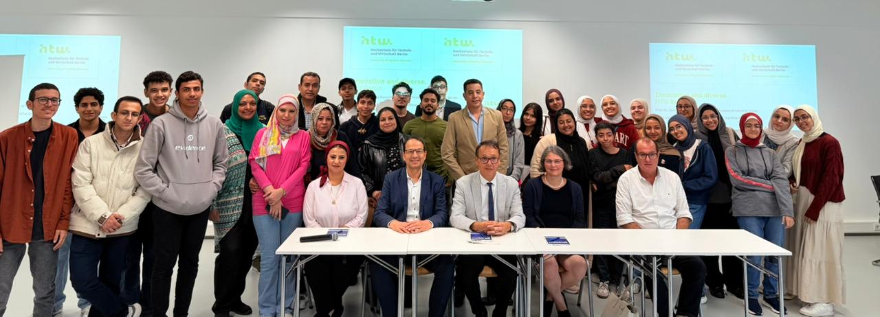 أوائل الثانوية العامة في حرم الجامعة الألمانية ببرلين