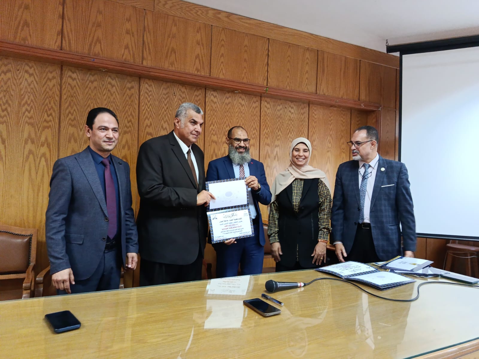 كلية العلوم جامعة حلوان تحتفل بالمتميزين في ضمان الجودة والإرشاد الأكاديمي