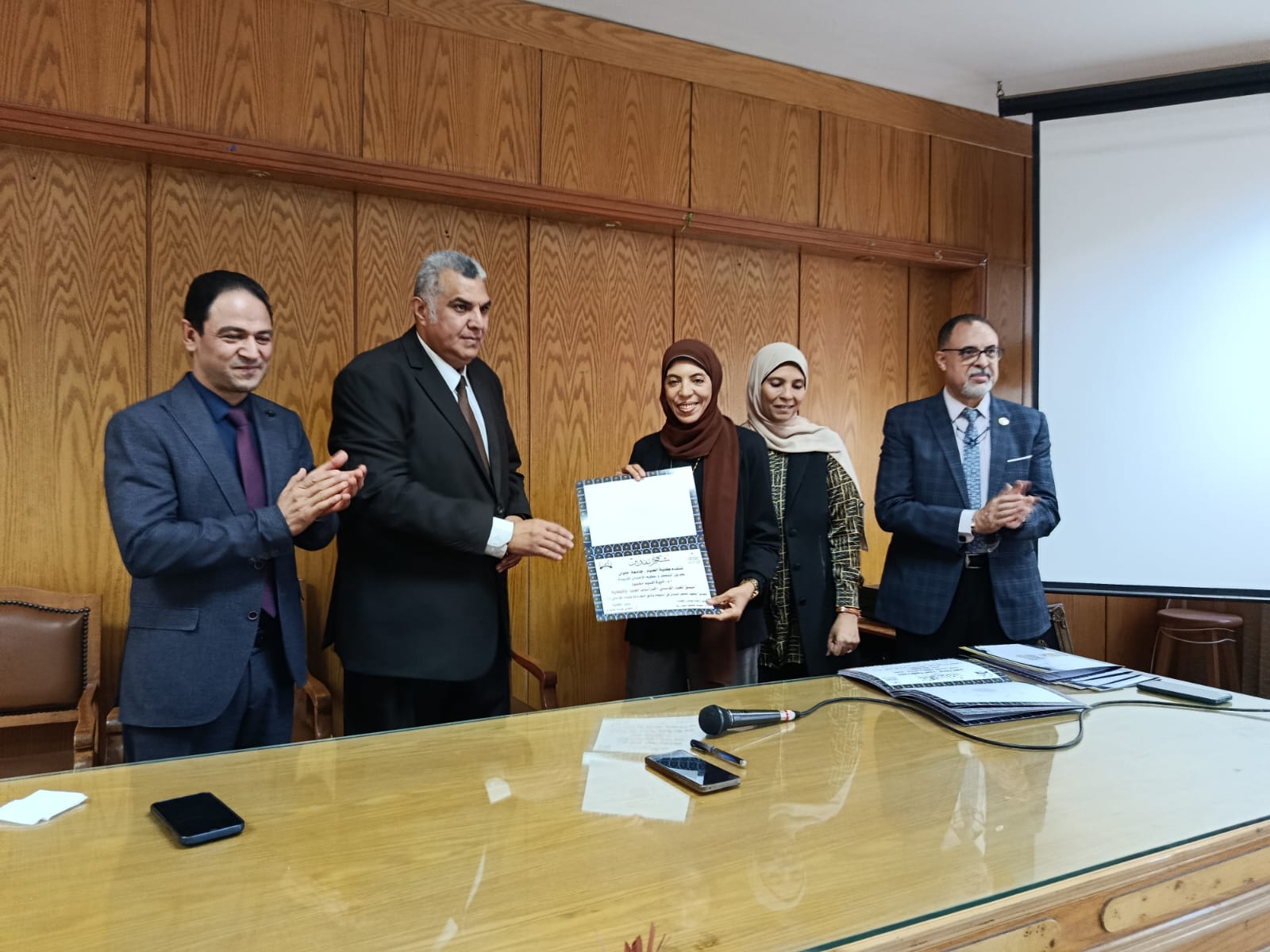 كلية العلوم جامعة حلوان تحتفل بالمتميزين في ضمان الجودة والإرشاد الأكاديمي