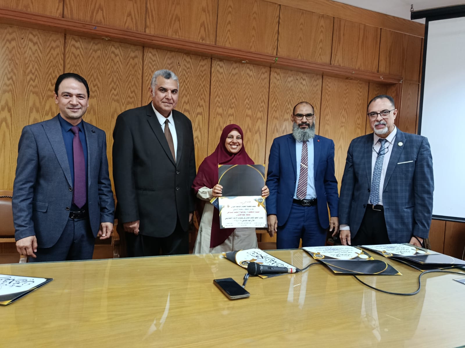 كلية العلوم جامعة حلوان تحتفل بالمتميزين في ضمان الجودة والإرشاد الأكاديمي