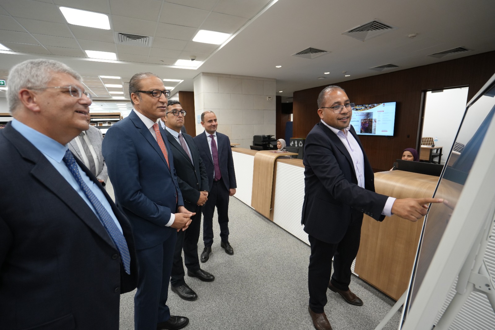 وفد أخبار اليوم يزور الجامعة المصرية اليابانية ويستعرض تجربة التعليم المتميز